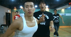 http://i730.photobucket.com/albums/ww304/aiikonzu/gifs/2pm-push.gif