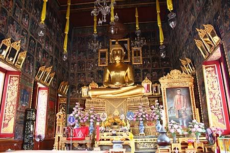 พระประธานในพระอุโบสถ