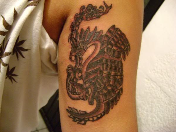 aguila+azteca tattoo+by+eso. aguila+azteca tattoo+by+eso.